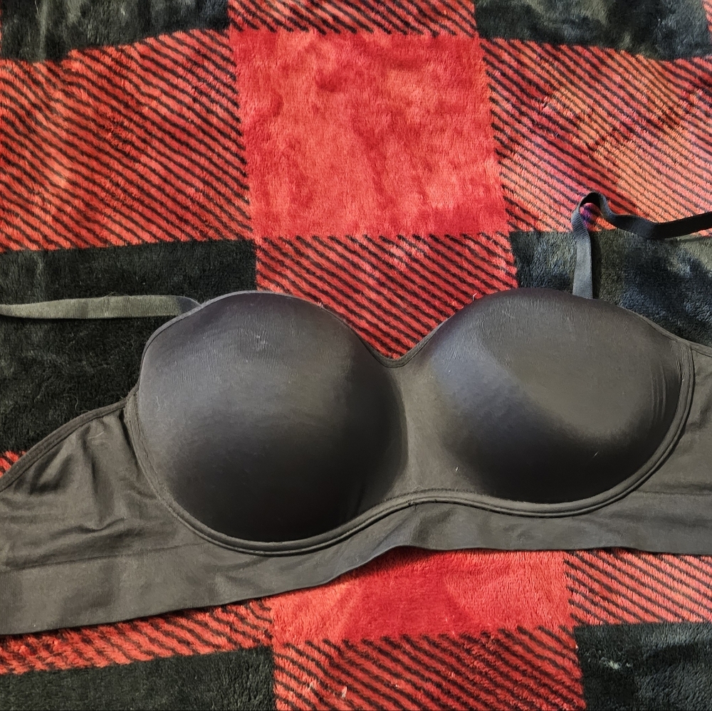 Black Strapless Bra